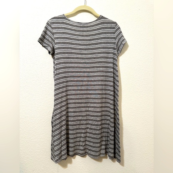 FOREVER 21 Gray Knit Striped Casual T-Shirt Dress w/ X Straps On Chest GUC - Picture 2 of 6